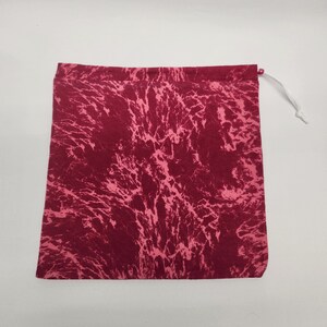 Anpassad gymnastikväska: Vinröd tie dye, personlig gymnastpresent bild 9