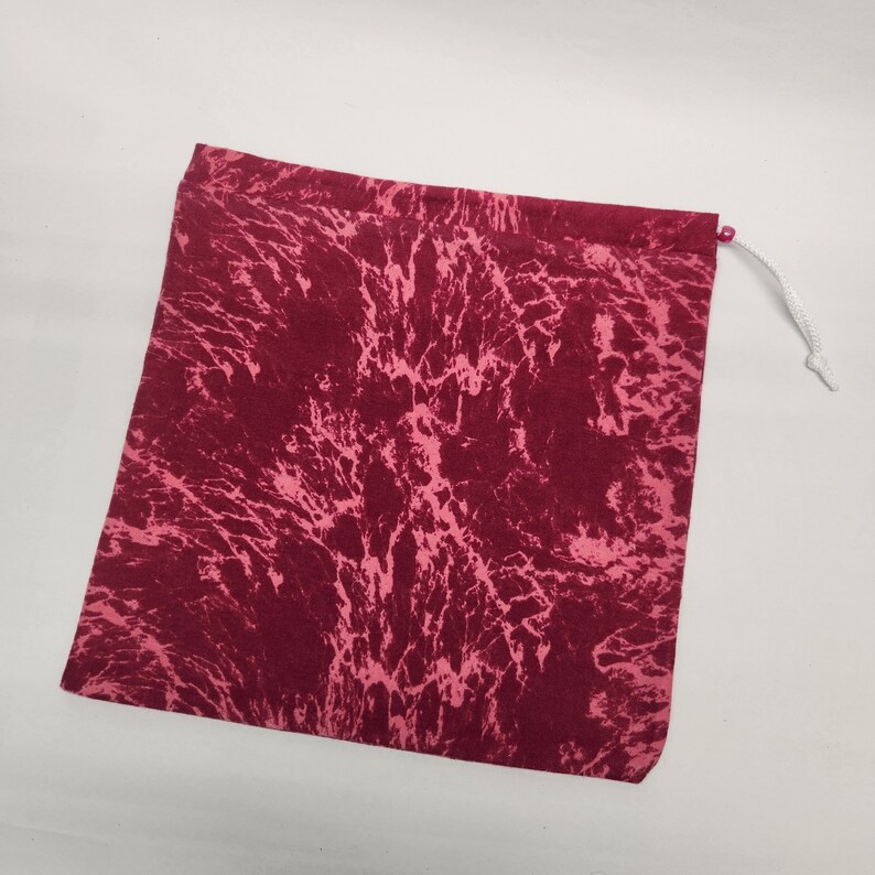 Anpassad gymnastikväska: Vinröd tie dye, personlig gymnastpresent bild 5