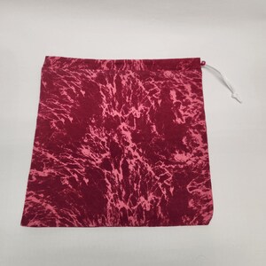 Anpassad gymnastikväska: Vinröd tie dye, personlig gymnastpresent bild 7