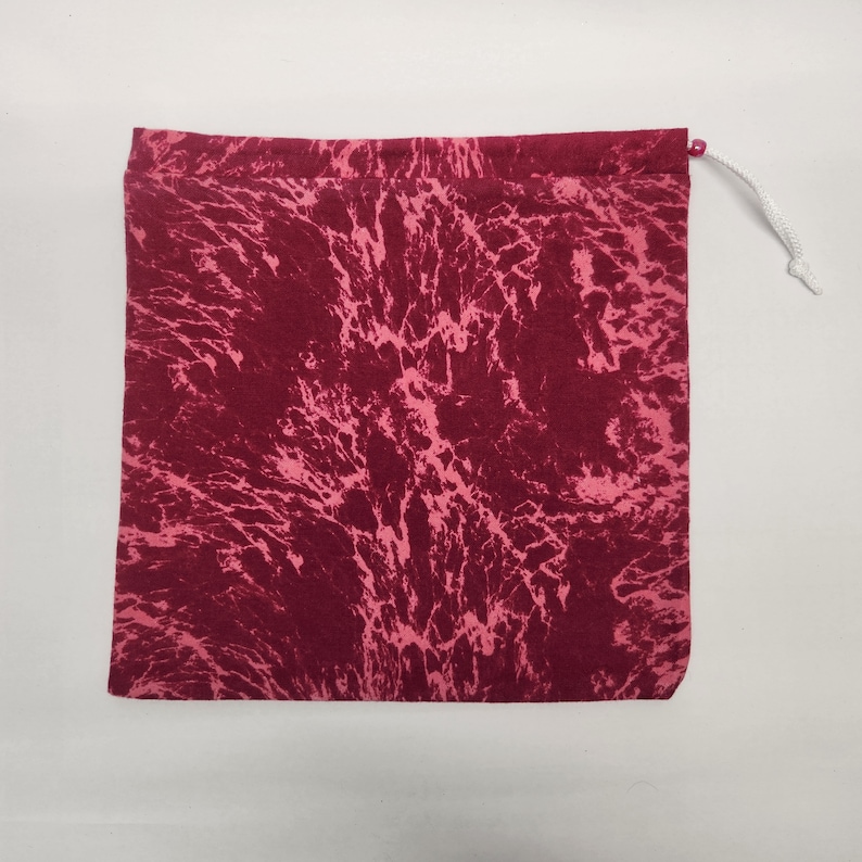Anpassad gymnastikväska: Vinröd tie dye, personlig gymnastpresent bild 10