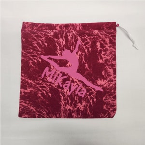 Anpassad gymnastikväska: Vinröd tie dye, personlig gymnastpresent bild 3