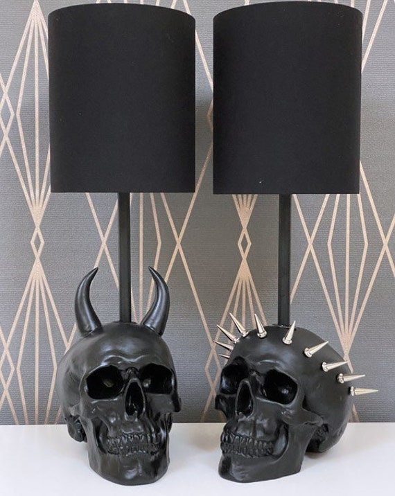 Liberty Skull Lampe // Skull Dekor // Tischlampe //Gothic Lampe //  Handgemacht by Haus of Skulls - .de
