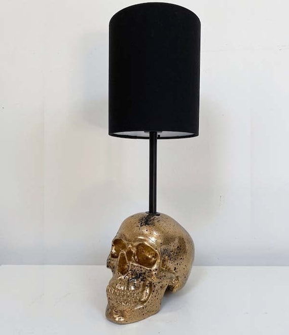 Gold & Schwarz Splatter Lampe // Totenkopf Deko // Totenkopf Lampe //  Handgemacht by Haus of Skulls - .de