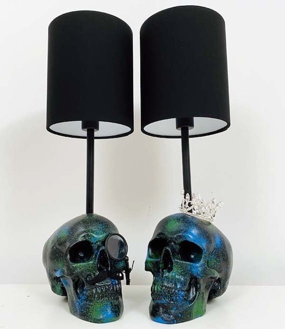 Vintage Totenkopf Wandleuchte Mit Schalter & Stecker – Schwarze Schädel Wandlampe Mit Glas Lampenschirm G9 Für Schlafzimmer, Bar & Flur (mit Leuchtmittel)