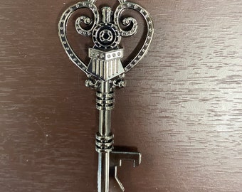 Vintage Train Key Bottle Openers, Set of 10 Antique Steampunk Metal Keys - Charcoal Gray