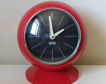 GRUNDIG SONOCLOCK 100 SPACE AGE ALARM CLOCK FM RADIO DESIGNED IN GERMANY 220v