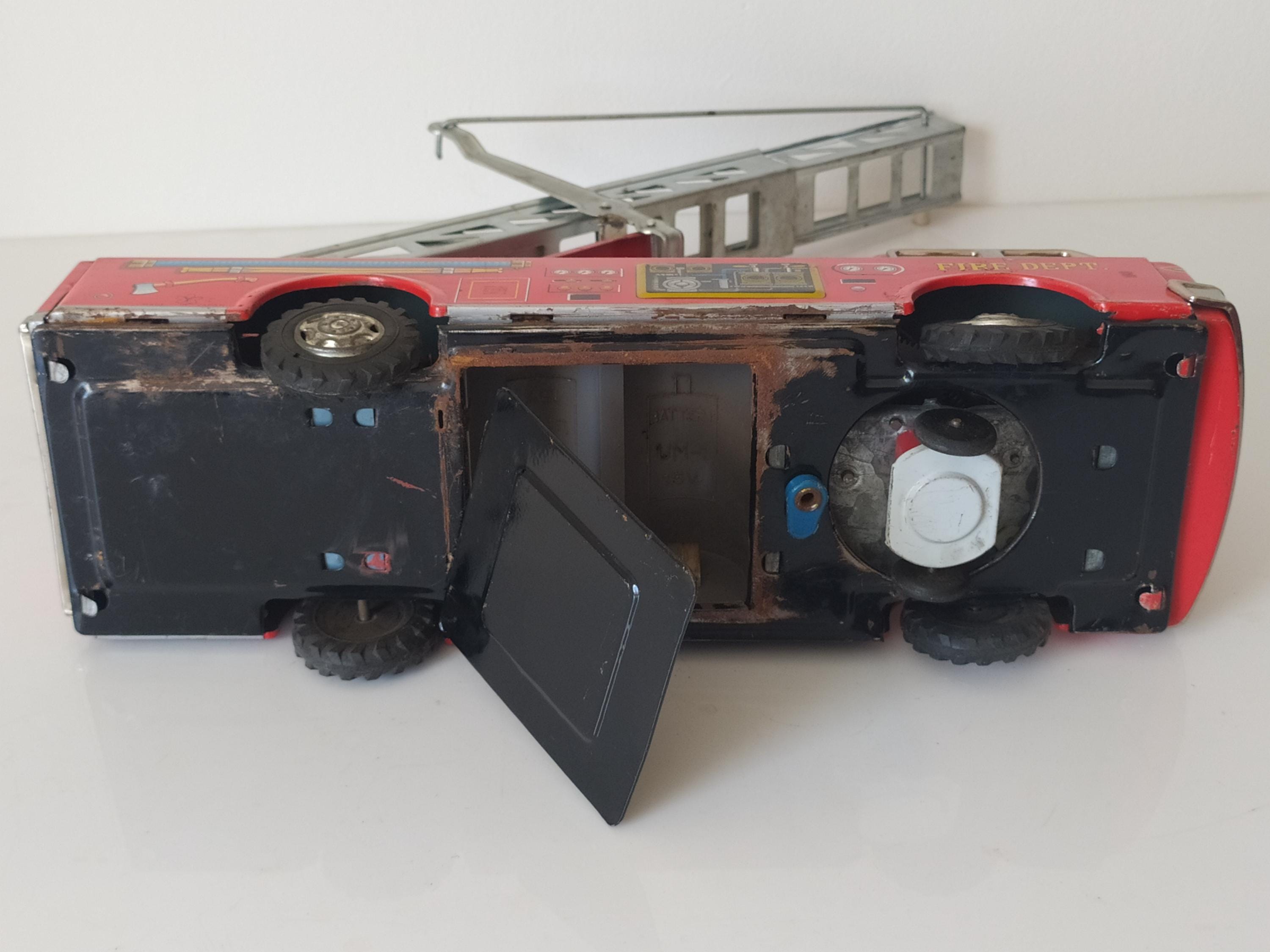 Vintage Yonezawa Fire Truck Tin Toy From the 1960s, Made in Japan Vintage Yonezawa Fire Truck Tin Toy From the 1960s, Made in Japan