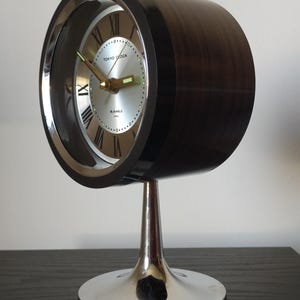 Vintage 60er Jahre TOKYO UHR Chromsockel, Holzoptik, MCM Wecker