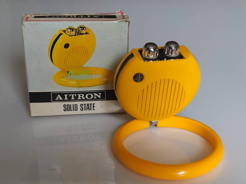 Vintage AITRON AIE-1041- Pocket Radio - Magic ring MW