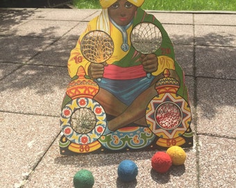 Vintage 1920's ballgame from India. Throwing game. Indian toy. Including original balls. Perfect condition!
