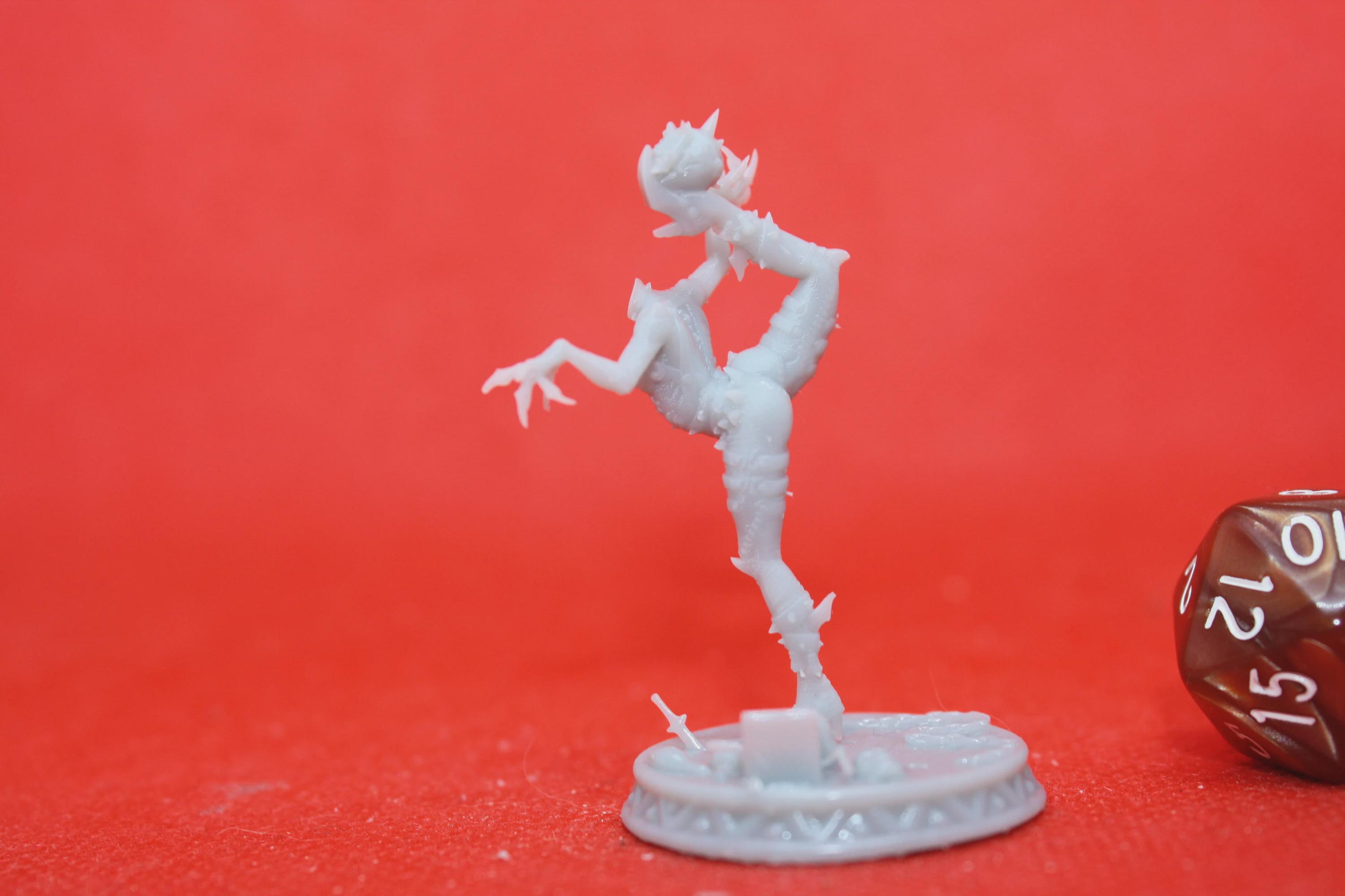 Acrobat 32mm • Circus Grotesque • 3D Printed Fantasy Miniature • D&D ...