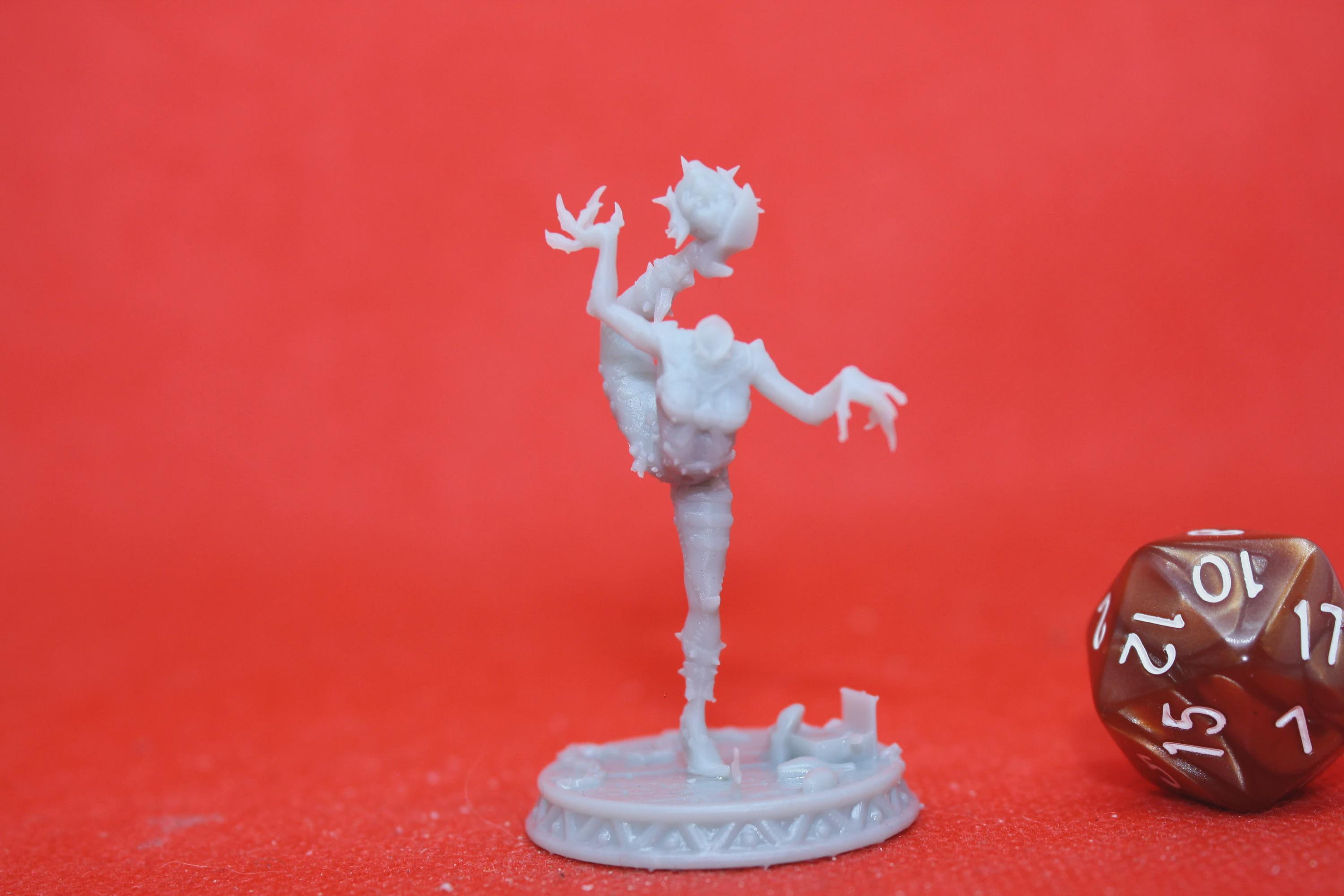 Acrobat 32mm • Circus Grotesque • 3D Printed Fantasy Miniature • D&D ...