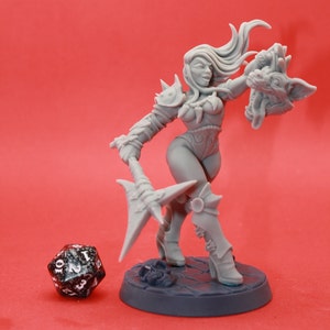 Perris Gnollslayer (Fantasy Pinup), miniatura de resina de 100 mm - para D&D Dungeons and Dragons ou jogos de mesa, Artisan Guild