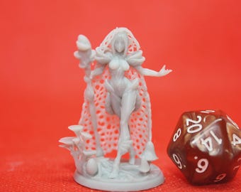 Circle of Spores Druid 32mm Dungeon and Dragons, Role Playing Miniature