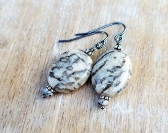 Pendientes de jaspe feldespato, pendientes de plata oxidada de forma ovalada, jaspe tigre, feldespato tigre, pendientes de piedras preciosas de jaspe, pendientes de piedra marrón
