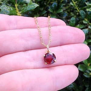 Red Garnet Gemstone Pendant Choker Necklace, 14k Gold Filled Necklace, Dainty Red Garnet Round Gemstone Pendant Necklace, 16 Inch Necklace