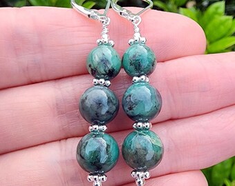 Pendientes colgantes de esmeralda con cierre de palanca en plata de ley, pendientes de esmeralda verde graduada, pendientes con piedra de nacimiento de mayo, joyería con esmeralda.