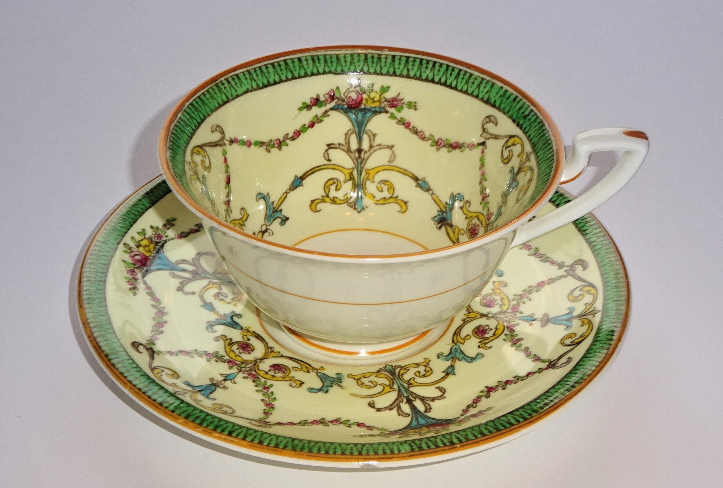 工芸品 Worcester Cup Royal Worcester Pattern W9461 Demitasse Cup & Saucer c. 1922