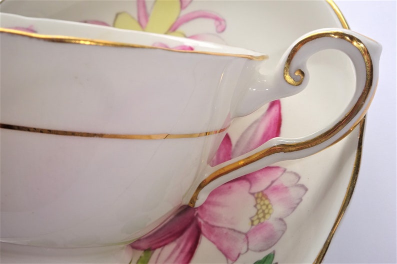 PHENOMENAL Columbine Flowers Tea Cup and Saucer by Tuscan England