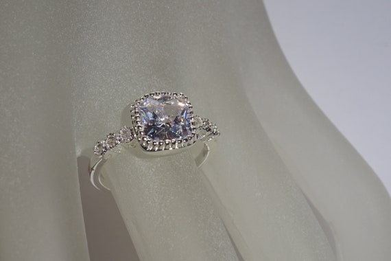 Stunning Cubic Zirconia And Sterling Silver Ring … - image 1