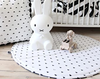 Black and White Baby Play Mat, Round Baby Rug for Nursery, Scandinavian Nursery Decor, Soft Floor Mat for Baby