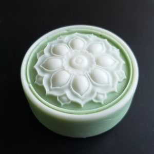 Round Flower Soap - Lingonberry