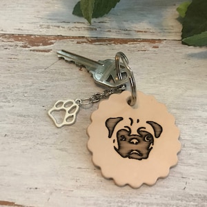 Mops Gesicht Leder Schlüsselanhänger, Mops Gesicht Leder Schlüsselanhänger, Mops Schlüsselanhänger, Leder Hund Schlüsselanhänger, Mops Schlüsselanhänger, Haustier Geschenk, Tier Liebhaber Geschenk,