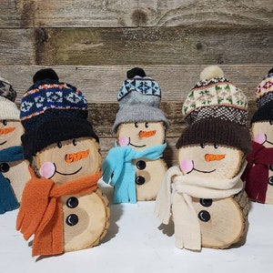Adorable handmade rustic wood snowmen!  Woodland decor, rustic decor, wood snowman, Christmas gift, wood log snowman, snowman shelf sitters!