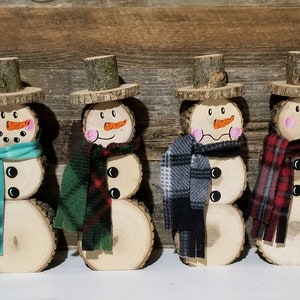 Adorable handmade rustic wood snowmen!  Woodland decor, rustic decor, wood snowman, Christmas gift, Christmas decor, wood log snowman!