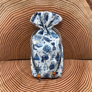 buoyant blue magic divination deck bag