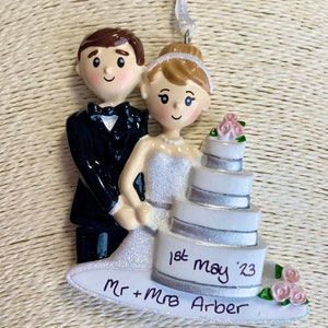 Adorno colgante personalizado para boda, recuerdo para novios cortando el pastel, adorno colgante para árbol de Navidad
