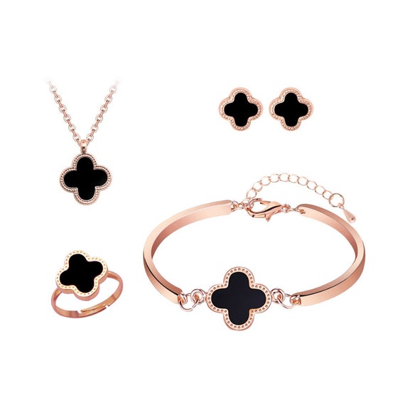 Clover store style jewelry