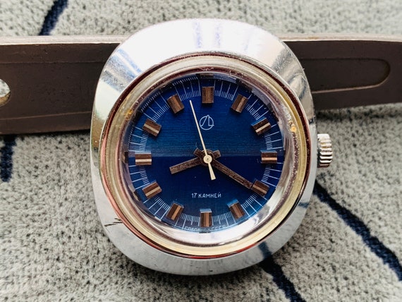 Vintage Luch Watch: 17 Jewels, Blue Dial, USSR Made - Etsy