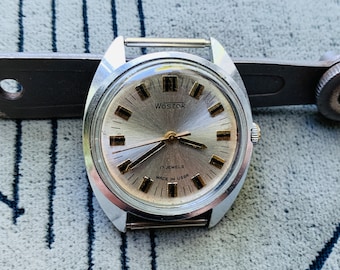 Reloj mecánico vintage WOSTOK de 17 joyas: diseño clásico de la URSS