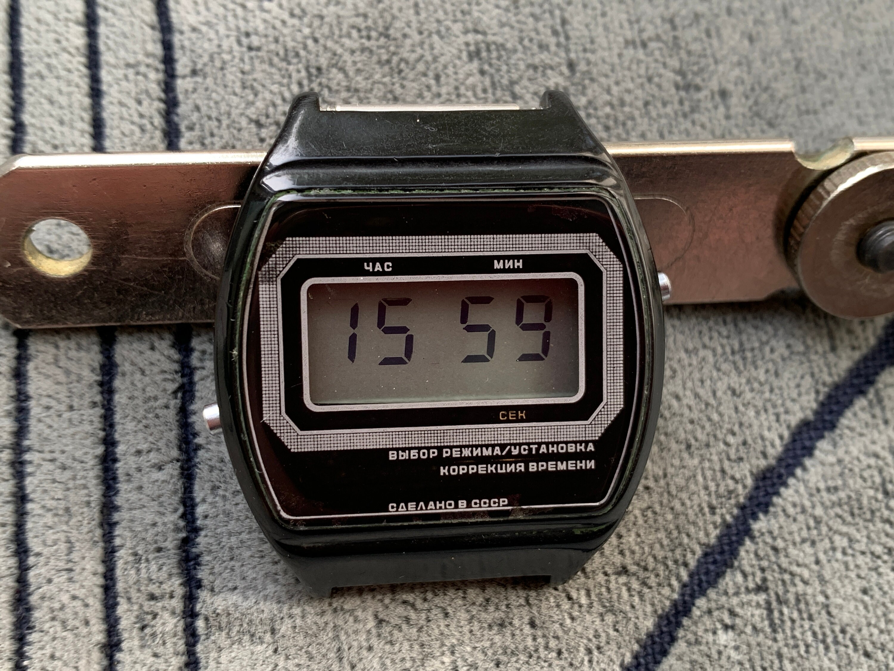 Texas instruments best sale lcd quartz watch