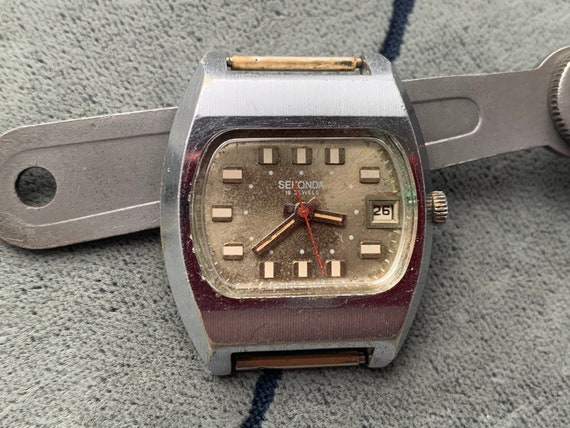 Montre sekonda stainless steel back cheap