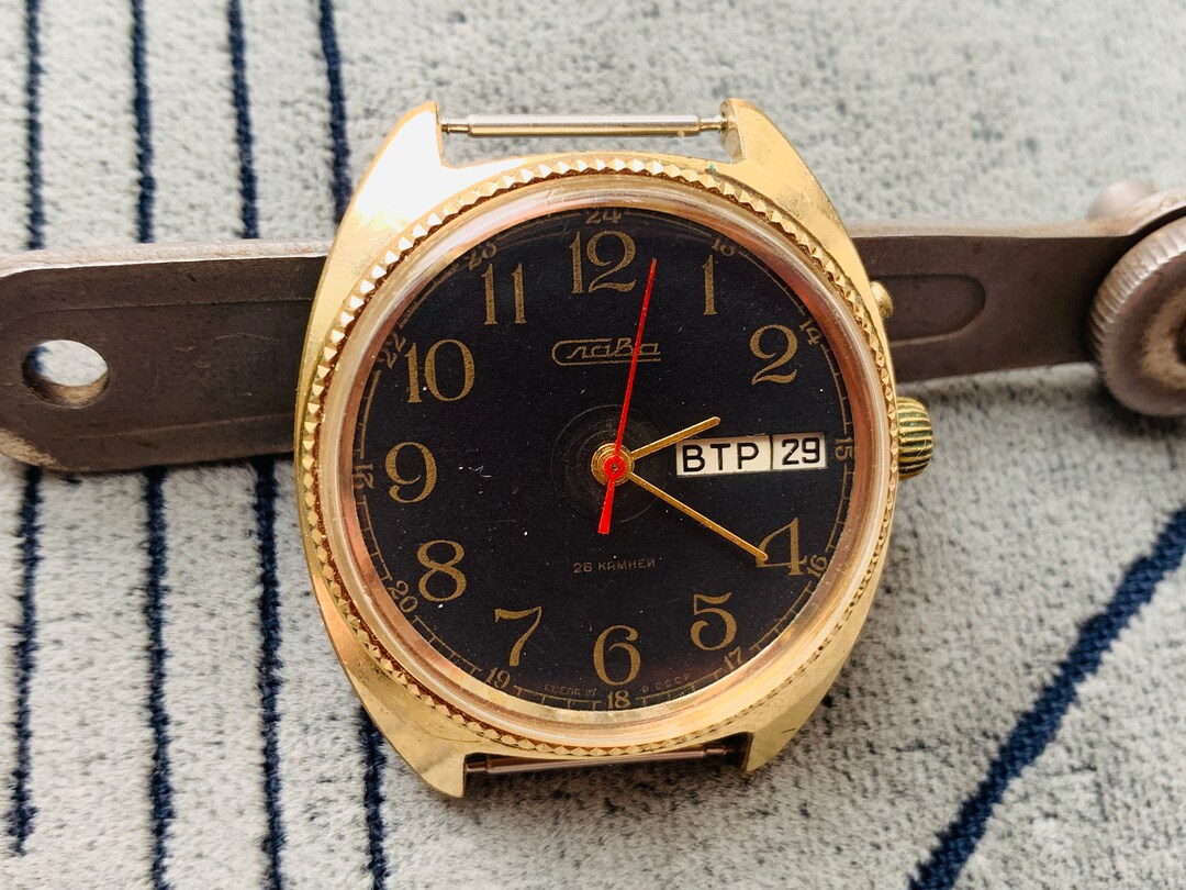 Buy Slava USSR Men's Watch: 26 Jewels, Manual Winding, Double Calendar  Online in India