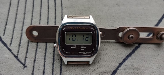 Collectible watch ELEKTRONIKA 5 quartz digital wi… - image 1