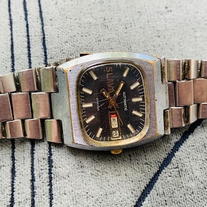 Slava Tank Watch: USSR Mens Wristwatch (For Repair/Parts)