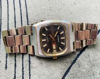 Slava Tank Watch: USSR Mens Wristwatch (For Repair/Parts)