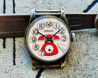 Montre-bracelet Vintage ZIM USSR Années 50 - Mécanique à Remontage Manuel - Cadran Argenté Ovale