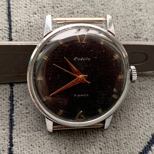 Vintage Raketa Wrist Watch: USSR Classic Design, 21 Jewels