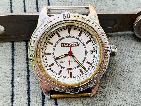 Collectible watch VOSTOK automatic 2416b with calendar frame Chistopol Men s Wrist Watch WOSTOK amphibian rare design 1990 years montre Su