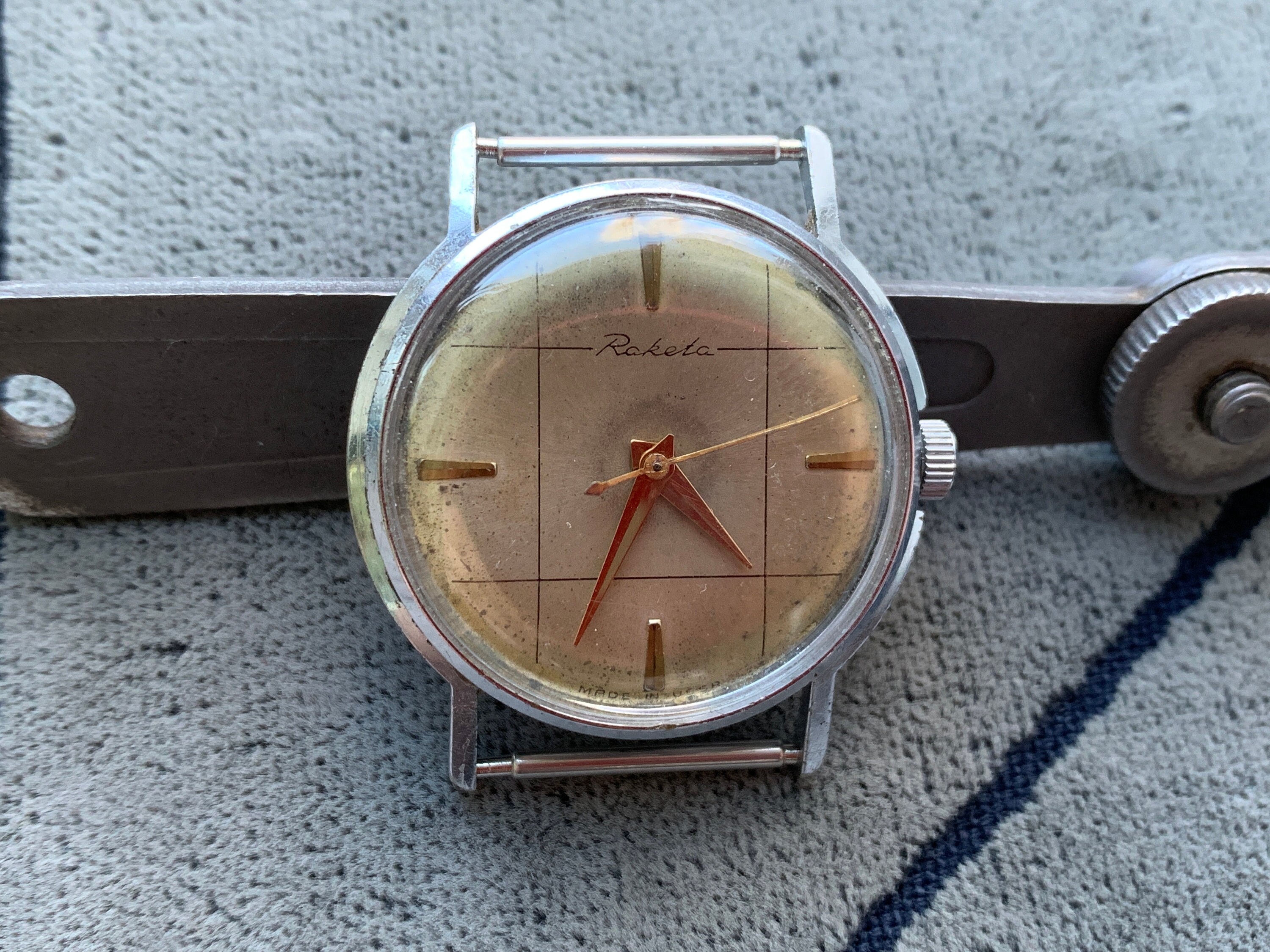翌日発送可能】 腕時計 ラケタソビエトソロシアウォッチジュエルヴィンテージraketa soviet ussr russia watch 21 jewel 60s restored vintage nrsports.com.br