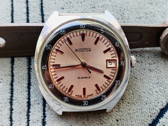 Vintage VOSTOK Komandirskie Watch, USSR Military Style, Calendar