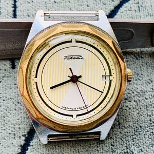 Collectible watch RAKETA classic design 2614 PChZ Petrodvorets/Men's Wrist Watch ROCKET with calendar frame/Unisex Wrist Watch Ракета montre