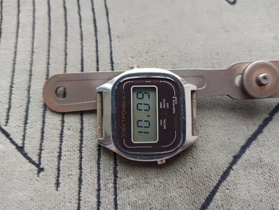 Collectible watch ELEKTRONIKA 5 quartz digital wi… - image 3