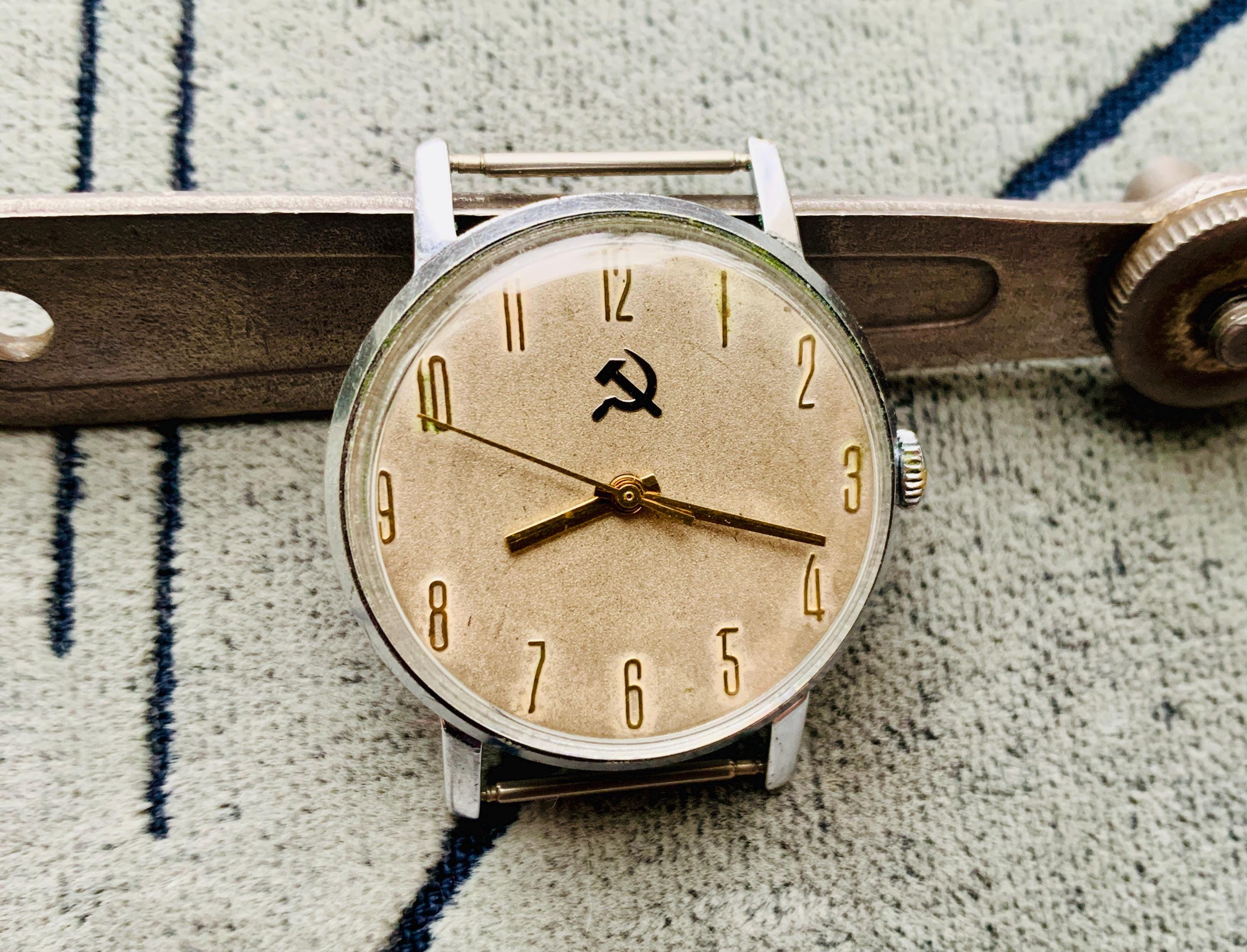 Boctok watch - Etsy 日本 ボストーク手巻き時計 戦車赤い星