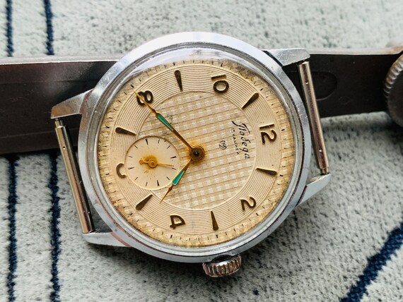 Collectible Watch POBEDA 15 jewels early classic … - image 4