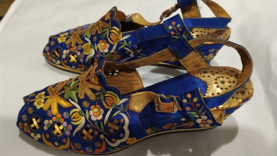 1940s chinoiserie blue silk satin evening shoes w… - image 3